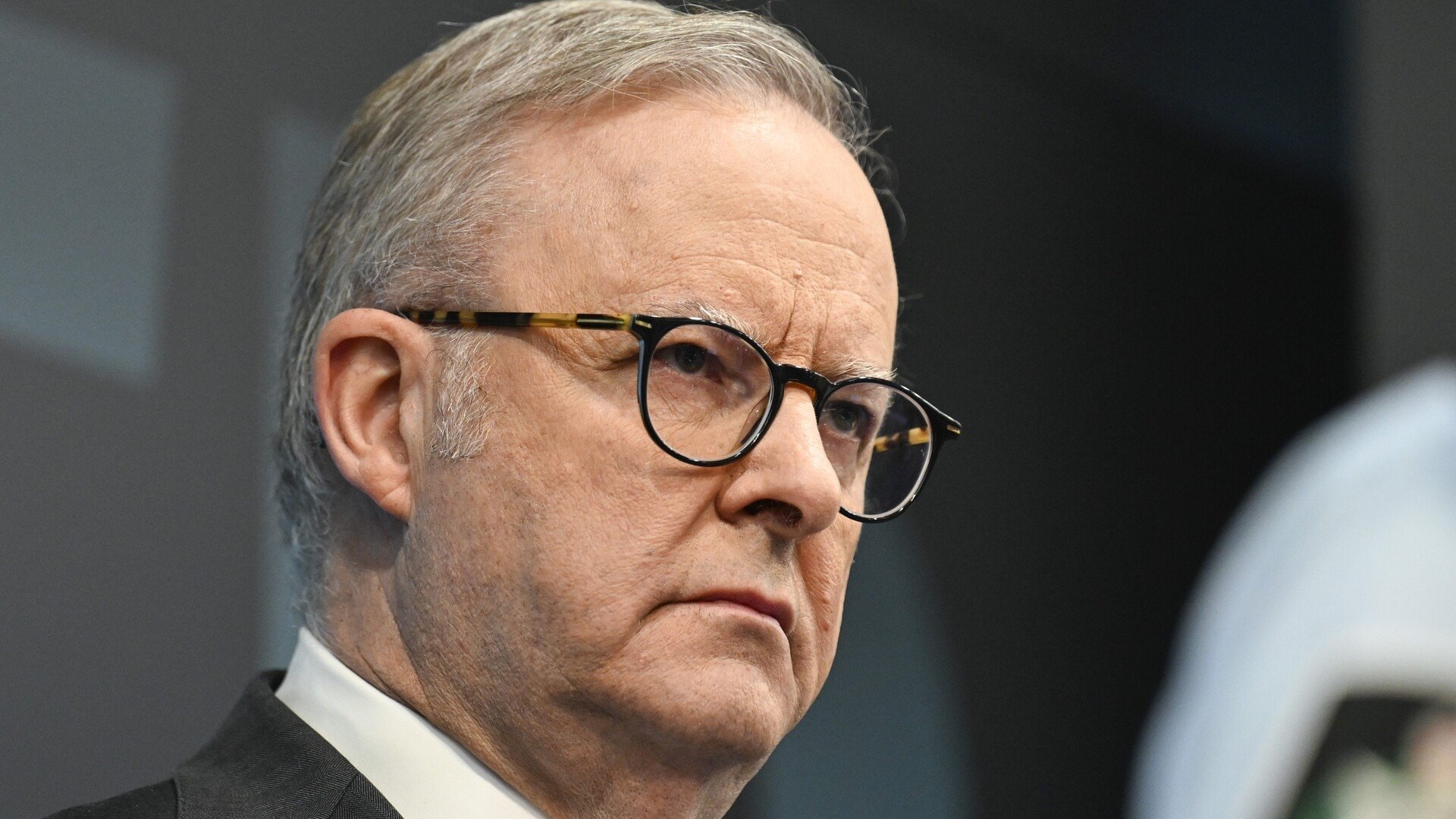 AUSTRALIA'S ECONOMIC DEATH SPIRAL Expert Slams 'Lazy Land' - Second Image