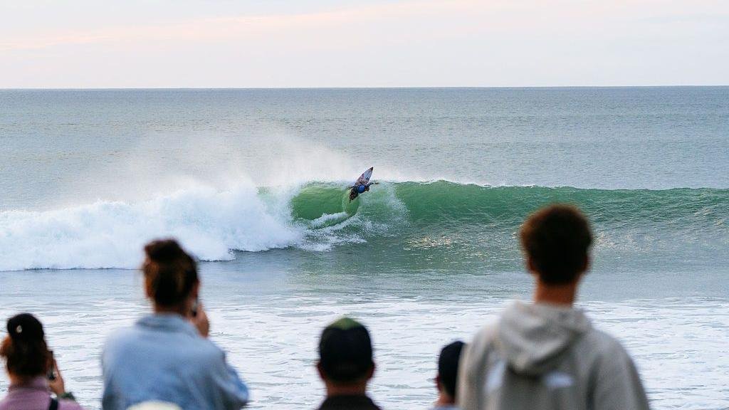 Aussie Snapper Mauled by Sea Monster at NZ Surf Event - Second Image