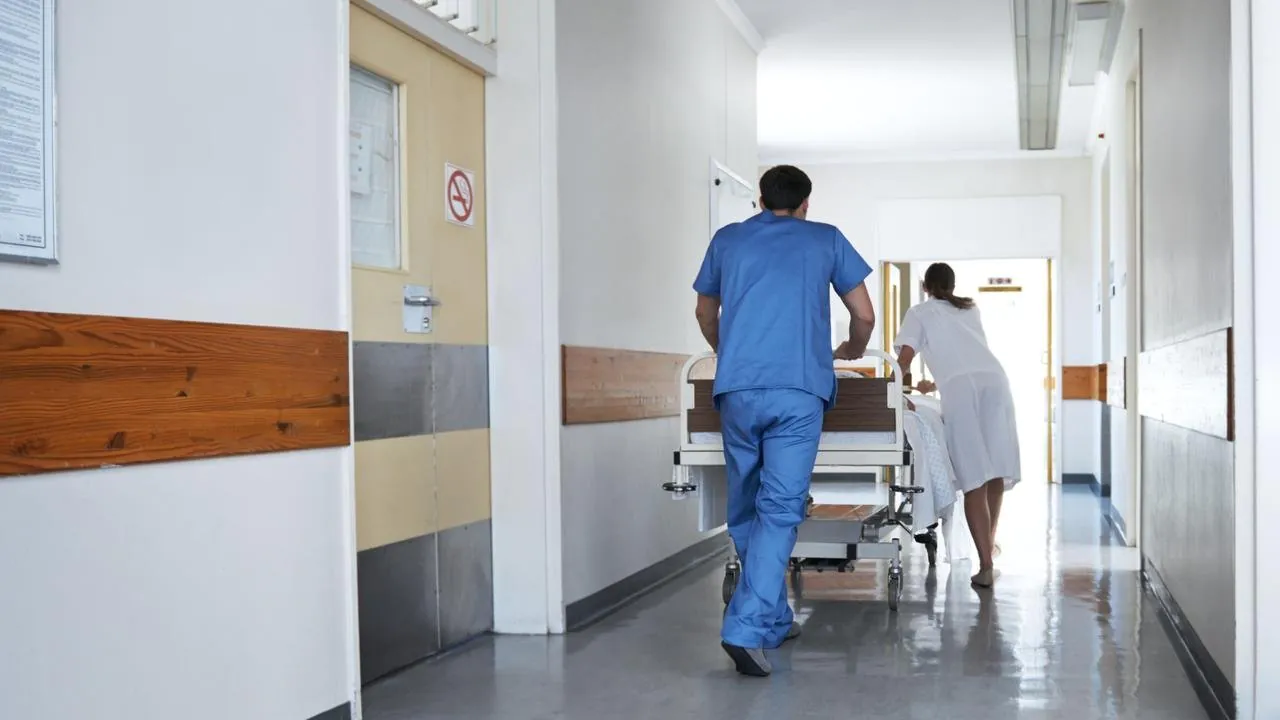 Nurse's Desperate Lie to Qantas Costs Him His Job - Second Image