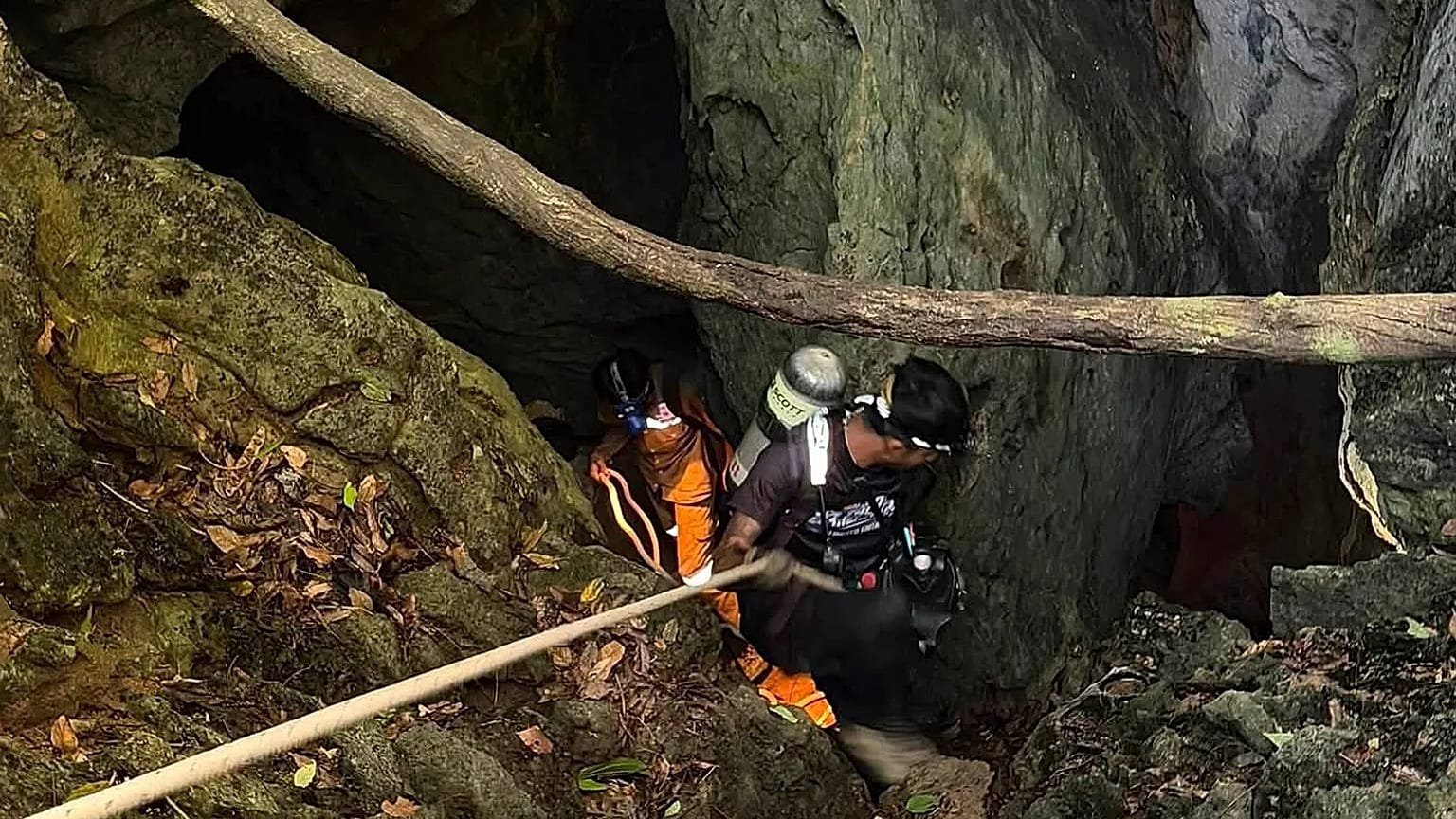 LAOS CAVE MIRACLE Five Trapped Villagers Found Alive After Week Underwater - Second Image