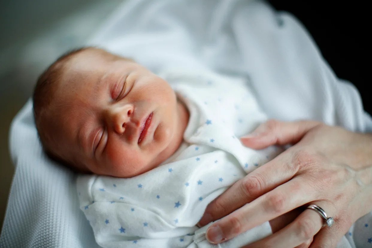 Alabama Mum's 'Zurf-Golz-Ee' Baby Name Sparks Fury - Second Image