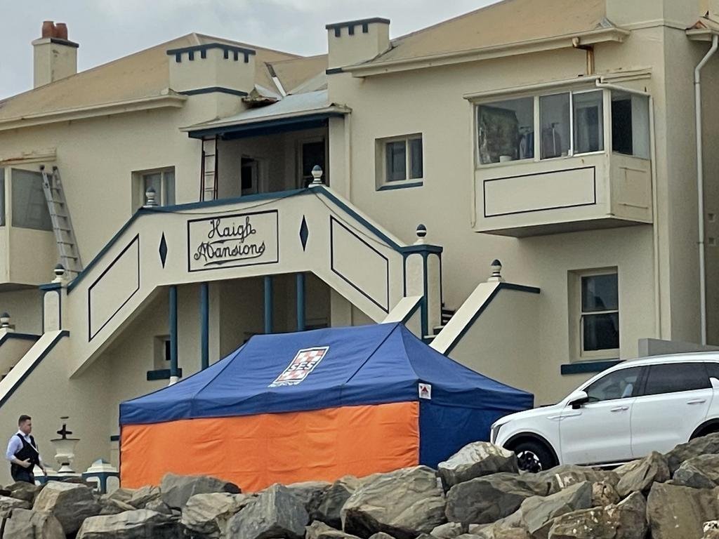 Mystery Death Rocks Adelaide Beach - Second Image