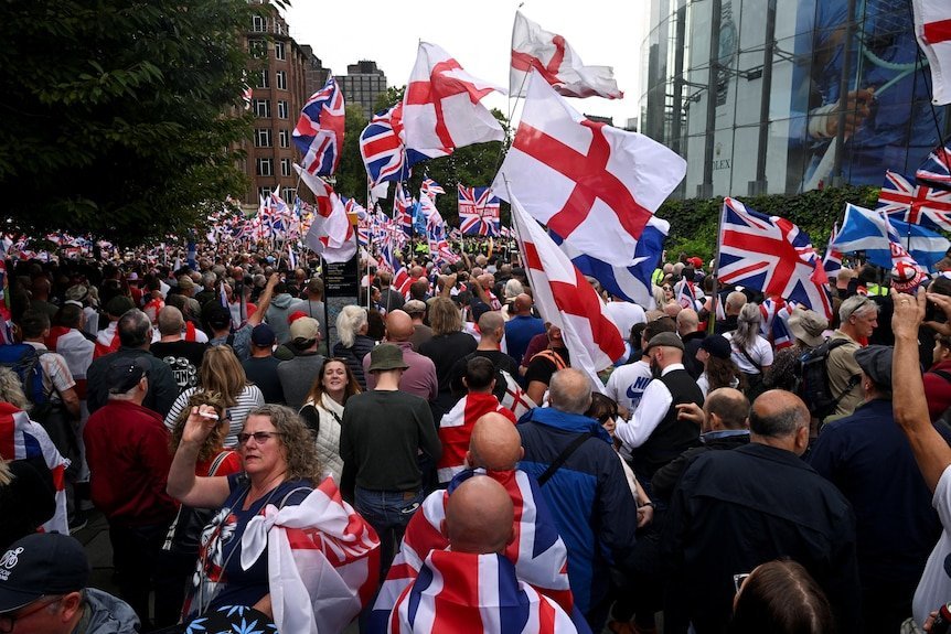London Erupts in Violent Protests Over Immigration and Palestine - Second Image