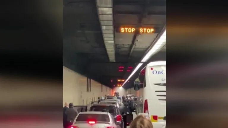 Harbour Tunnel Crash Closes ‘Half Sydney’