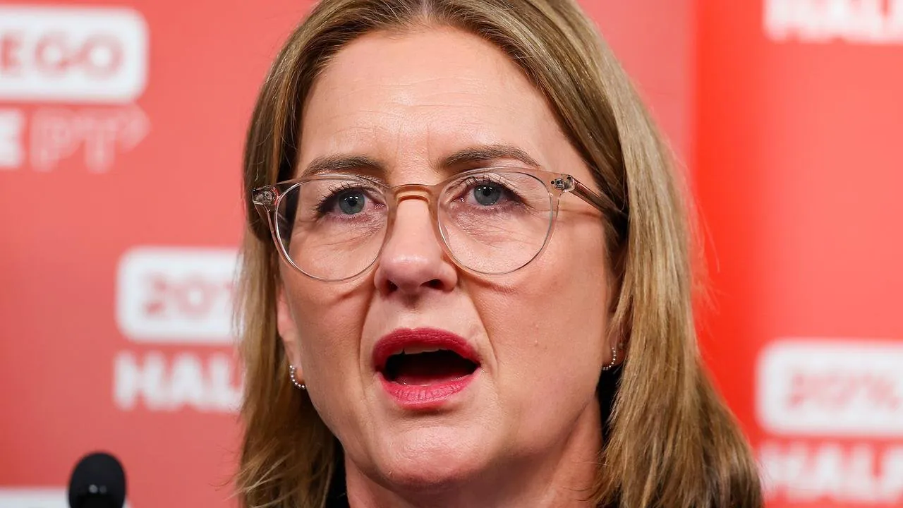 LABOR LEADERSHIP CRISIS Victorian Premier Jacinta Allan on Brink - Second Image