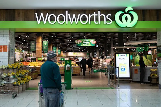 Woolworths Axes 'Hated' Single-Handle Shopping Baskets - Second Image