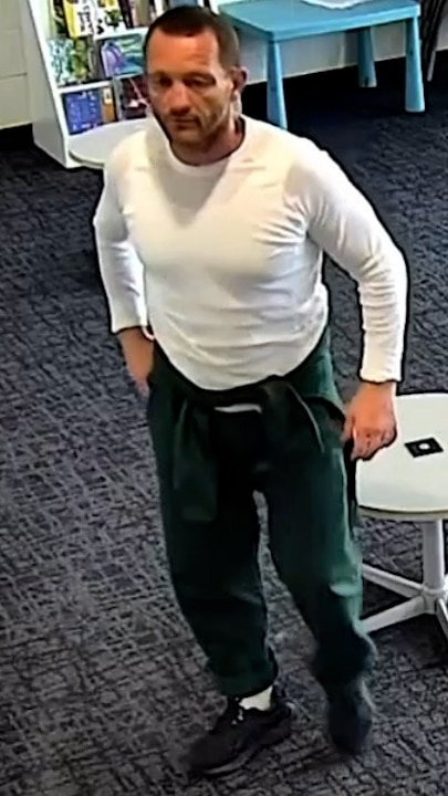 ANZAC DAY ESCAPEE Melbourne's Most Wanted Man Still On The Run - Second Image