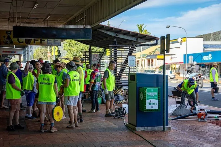 Aussie  Crew Revives Queensland’s Former Tidy Town