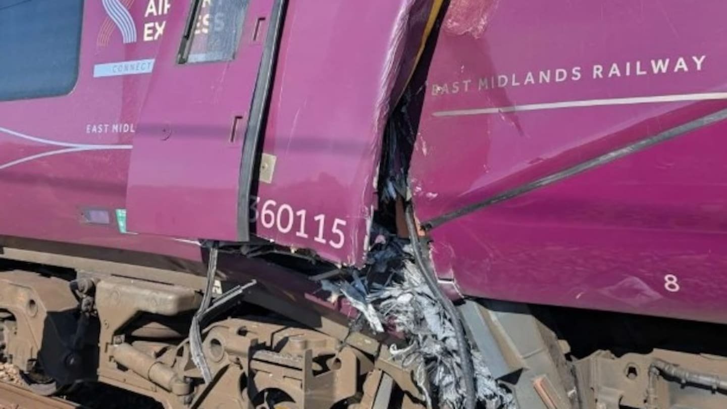 Train Crash Kills One, Fuels Aussie Rail Fears