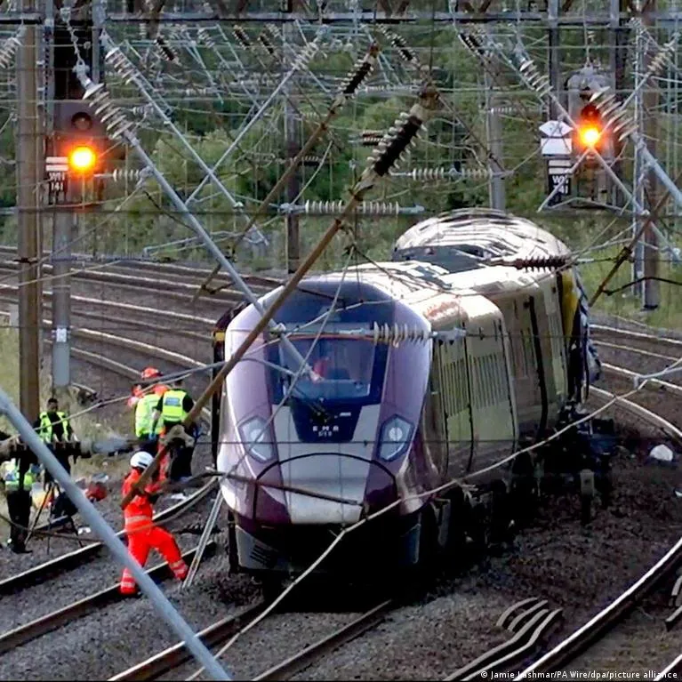 Bloody Train Crash Kills One in Bedford, UK, Fuels Aussie Rail Fears - Second Image