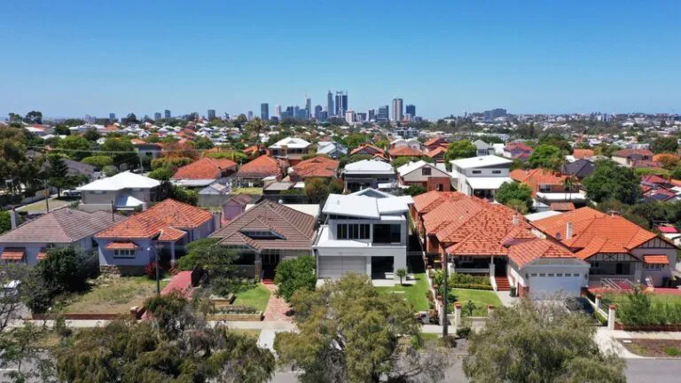 Australia’s Housing Market on Brink of Collapse