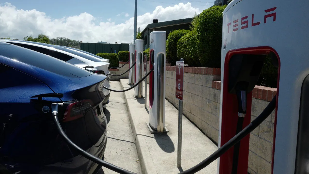 Australia’s EV Boom Sparks Road User Charge Crisis