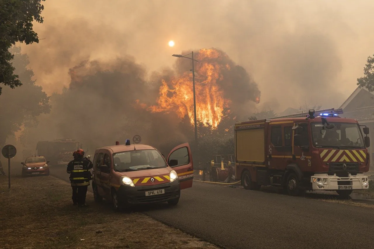  Europe Ablaze as Wildfires Force 300,000 to Flee - Second Image
