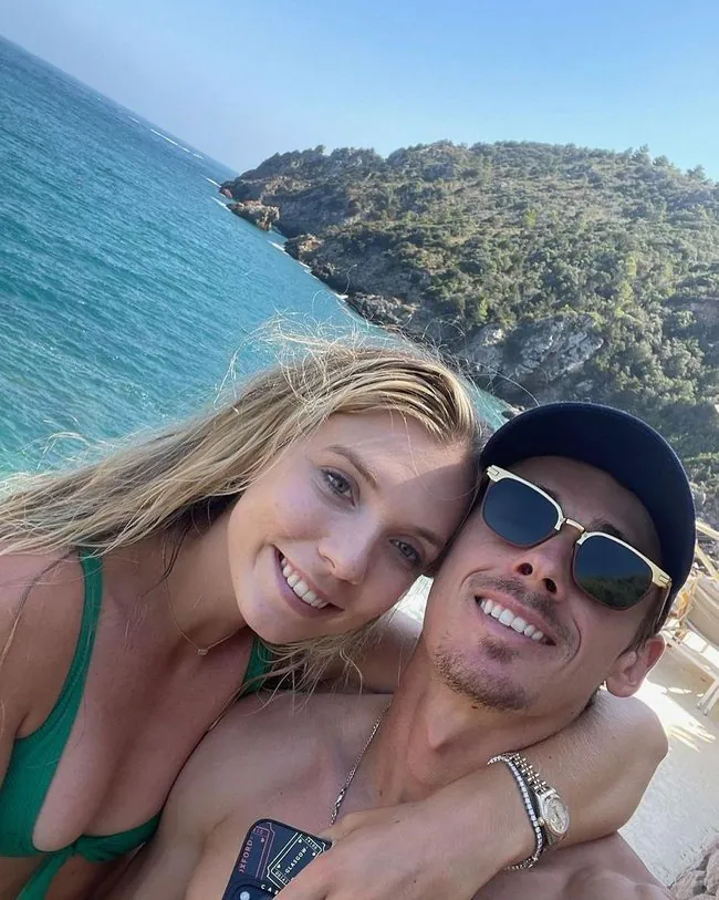 De Minaur Marries On Wimbledon Final Day, Sparks Fan Fury - Second Image