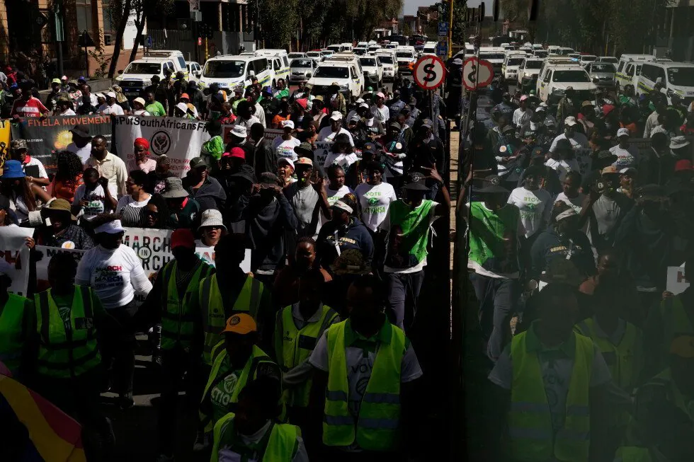 Migrants Given 72-Hour Ultimatum Leave One Country or Die