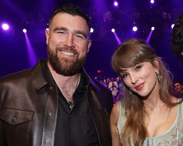Taylor Swift's Beloved Teacher Dies on Her Wedding Day - Second Image