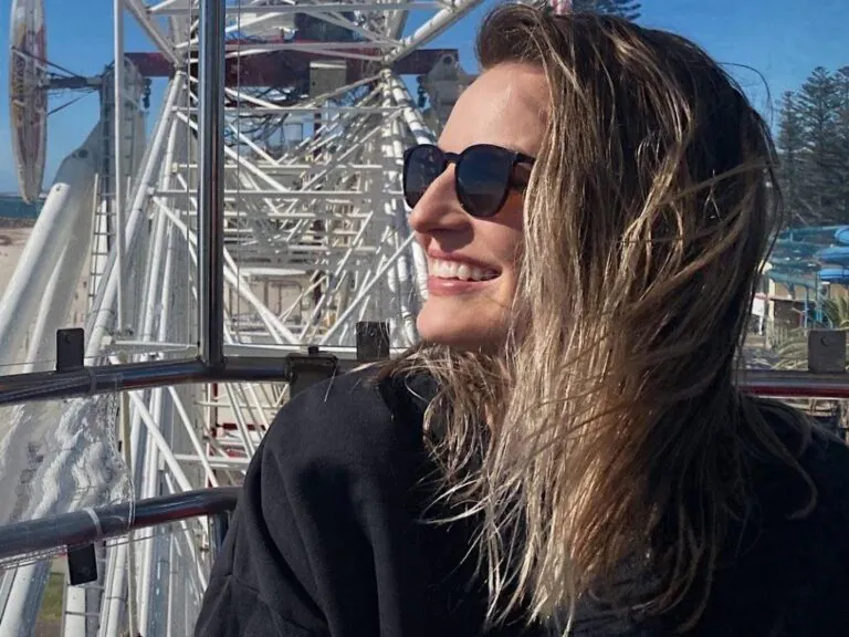 Mum and Two Kids Leap to Death in Cliff Plunge Tragedy