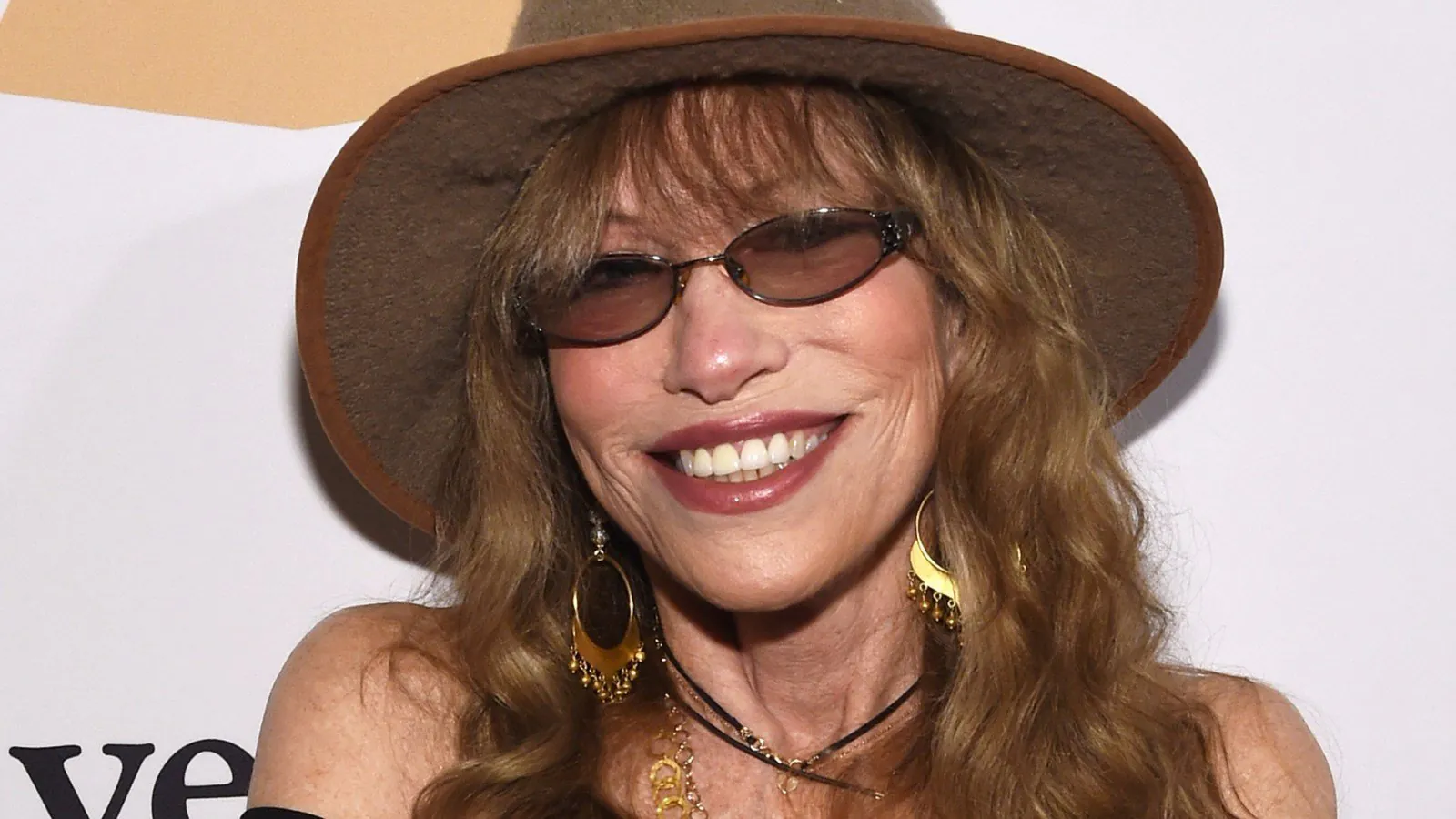  Carly Simon's Devastating Parkinson's Diagnosis Revealed - Second Image