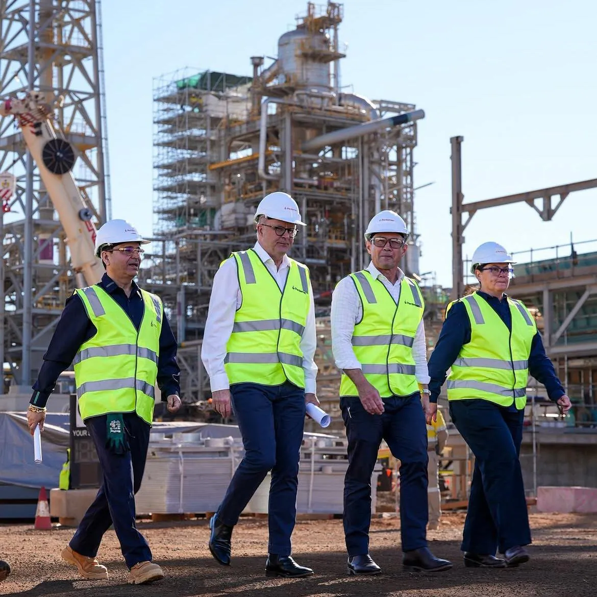 $15 Billion Lifeline or Pipe Dream? WA Refinery to Ease Fuel Crisis