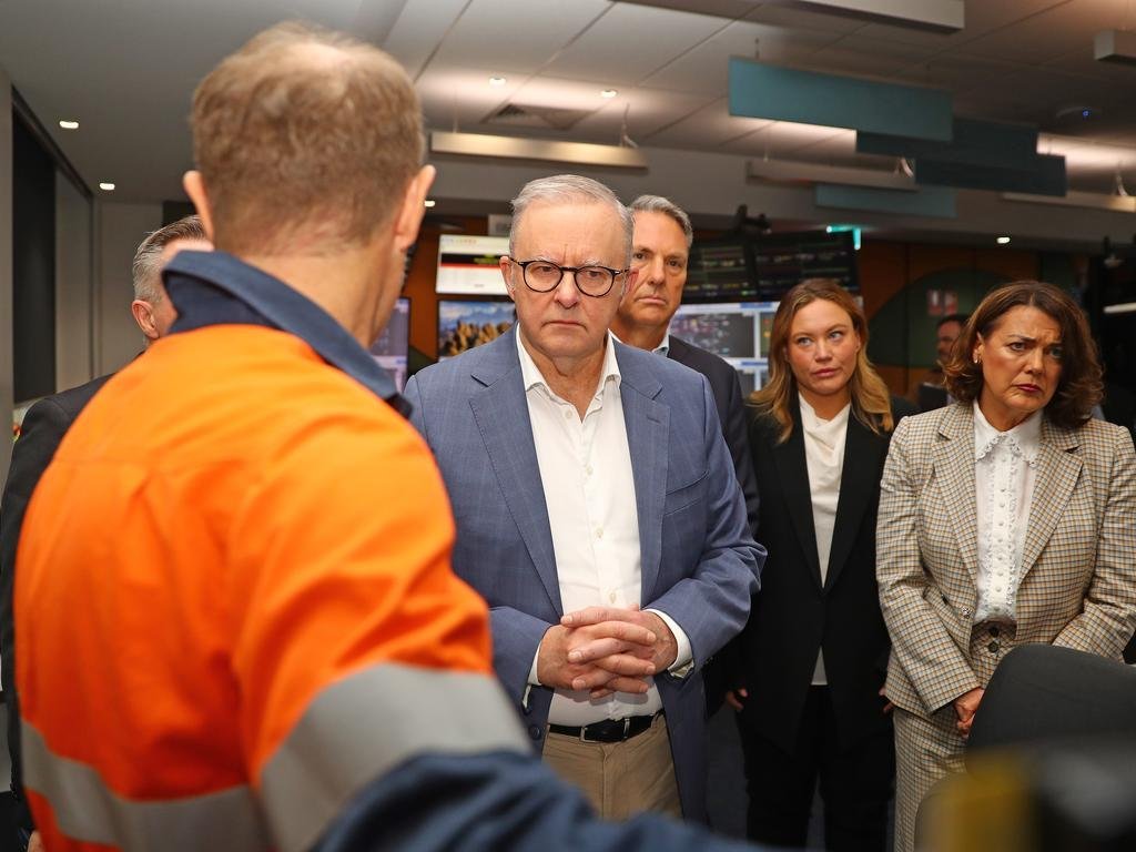 $15 Billion Lifeline or Pipe Dream? WA Refinery to Ease Fuel Crisis - Second Image