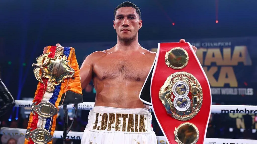  Boxing Champ Sues IBF, WBC, WBA and WBO in Las Vegas Courtroom Showdown - Second Image