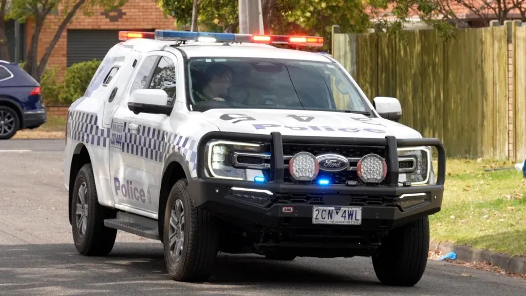 1000 Retired Cops Rush Back to Victoria Police Amid Recruitment Crisis - Second Image