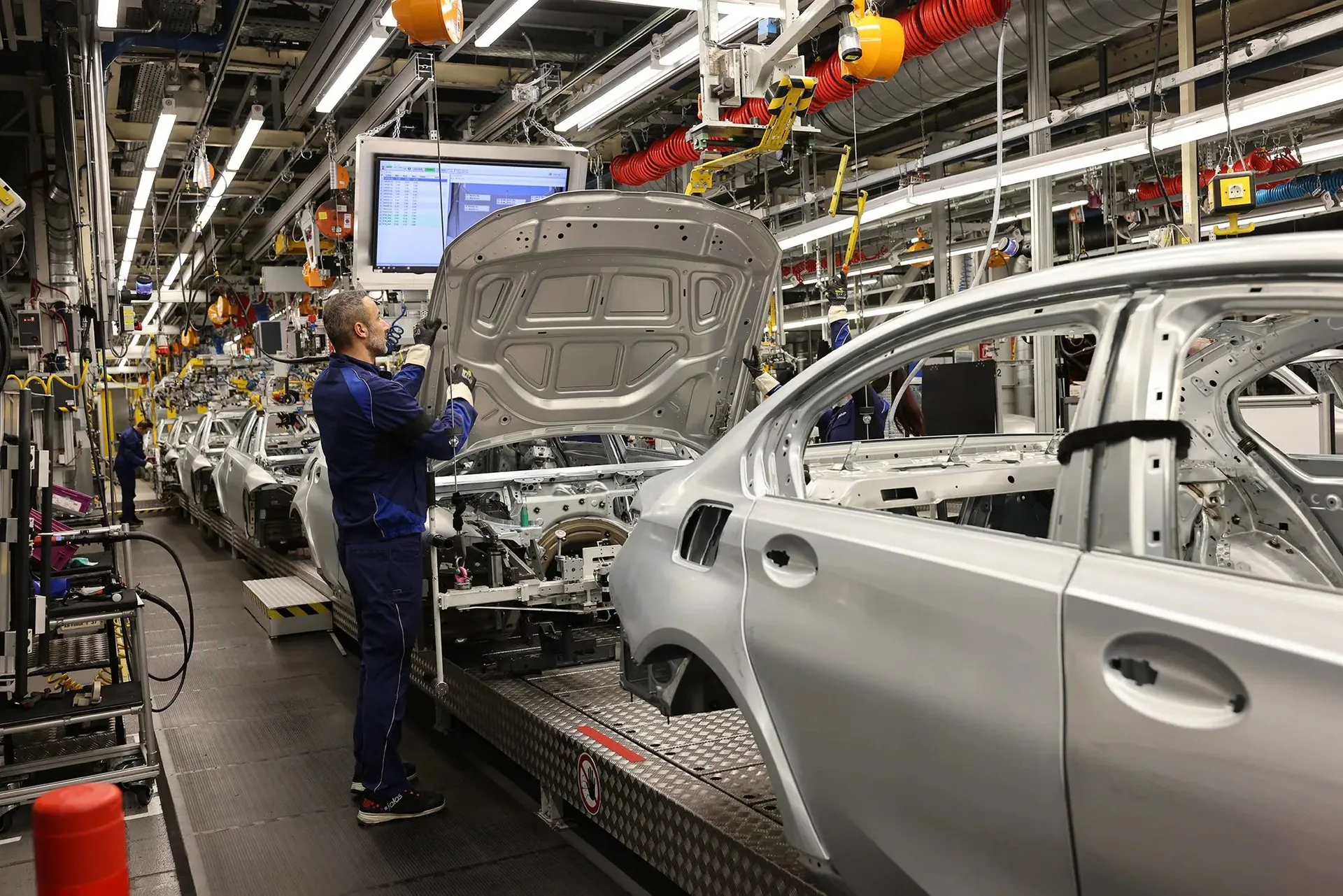 BMW Recall 10,000 Aussie Cars at Risk of Spontaneous Fires - Second Image