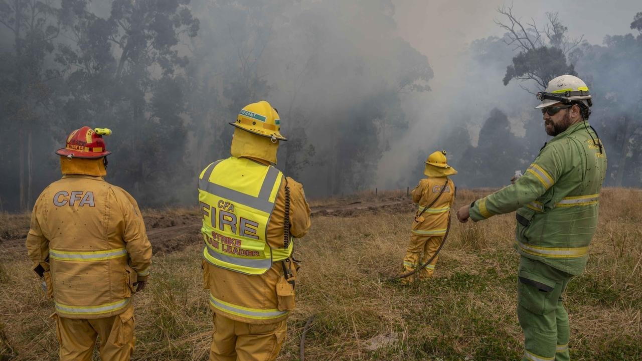 BUSHFIRE TERROR Out-of-Control Blaze Threatens NT Township