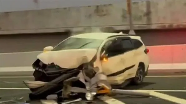 Bali Crash Kills Aussie Dad, Wife Fights for Life