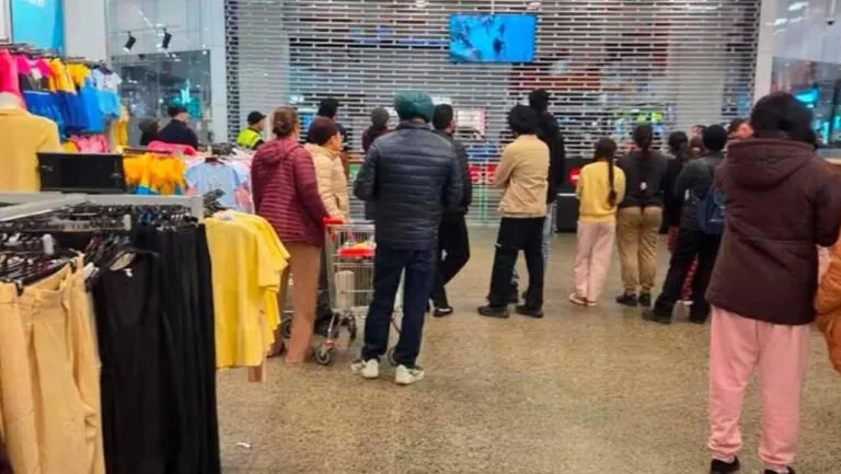 Gangs Wreak Havoc in Melbourne Shopping Centre in Lockdown