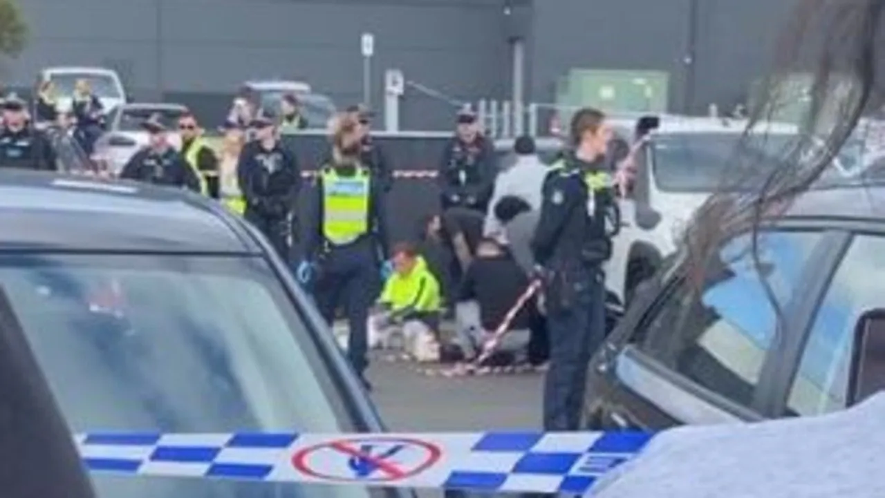  Machete Gangs Wreak Havoc in Melbourne Shopping Centre Lockdown - Second Image