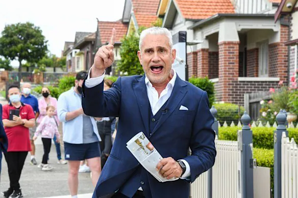 Auction Clearance Rates Crash to 35-Year Low in Australia - Second Image
