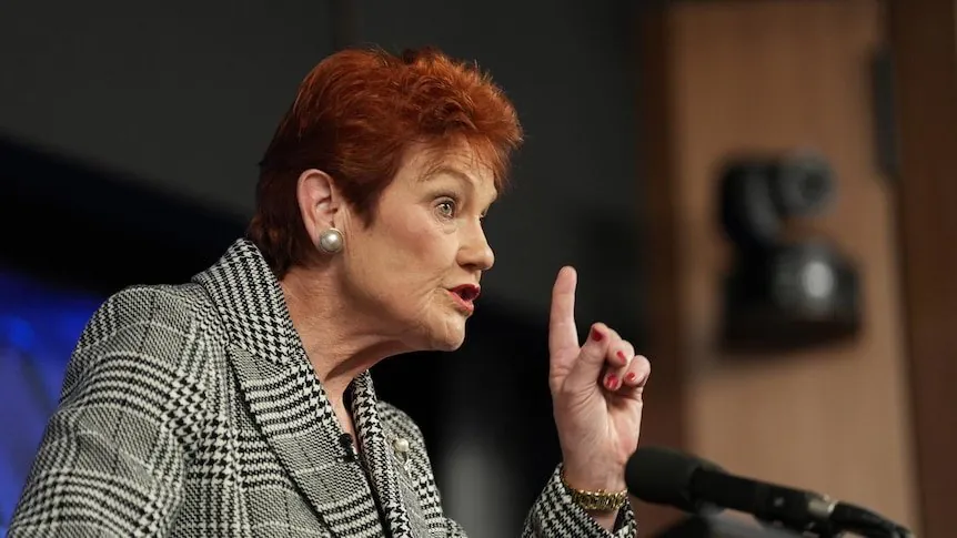 Hanson Bans ABC, The Age, The Guardian from Election Announcement in Media War - Second Image