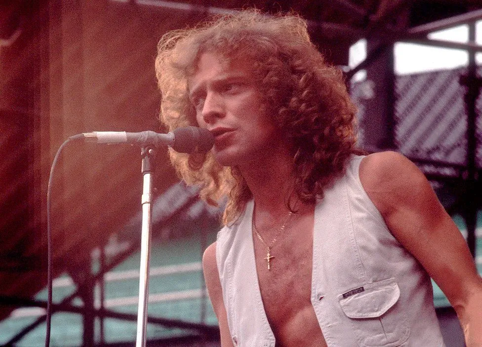  Rock Legend Glenn Hughes Quits Touring Amid Heart Surgery Crisis - Second Image