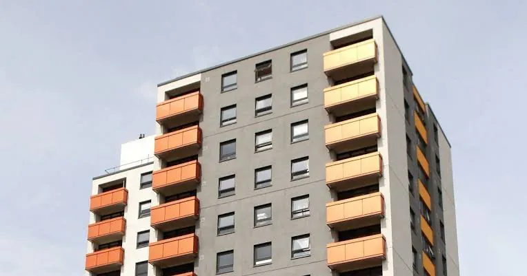 Man Plunges to Death from 8th Floor Balcony