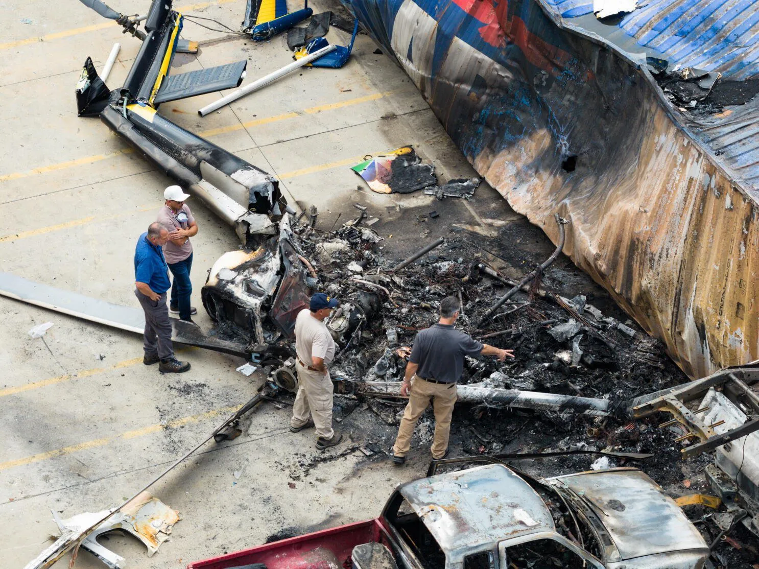 Bloodbath In Los Angeles As SUV And News Helicopter Crash Kill Five - Second Image