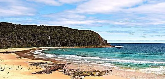 Woman Dies In Bloody Rock Fishing Accident On NSW Coast - Second Image