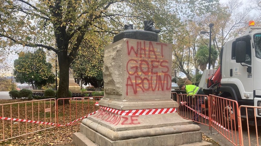 Vandals Toppled The Statue, Now Hobart Rewards Them With A Garden - Second Image
