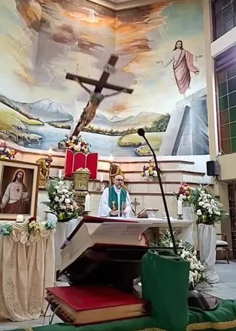 Priest Killed By Falling Crucifix During Livestreamed Mass - Second Image